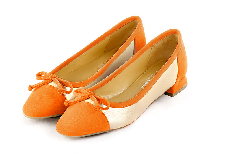 Apricot orange and gold women's ballet pumps, with low heels. Square toe. Flat flare heels - Florence KOOIJMAN